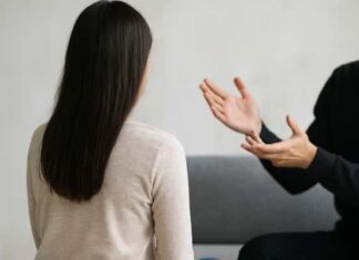Toxic Relationship คืออะไร? 7 สัญญาณเตือนว่าคุณอาจกำลังอยู่ในความสัมพันธ์ที่บั่นทอนใจ Toxic Relationship คืออะไร? 7 สัญญาณเตือนว่าคุณอาจกำลังอยู่ในความสัมพันธ์ที่บั่นทอนใจ