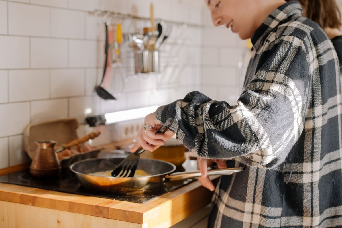 กระทะไฟฟ้า Smarthome: มหันตภัยในครัว หรือทางรอดของคนเมือง?